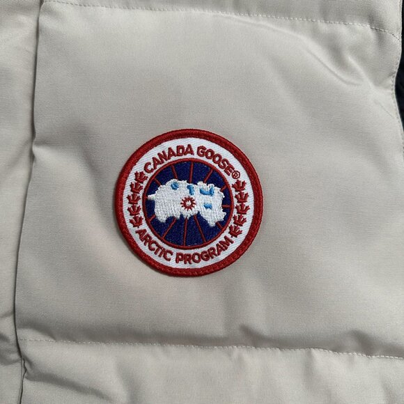 Canada Goose White Down Vest - Picture 5 of 8